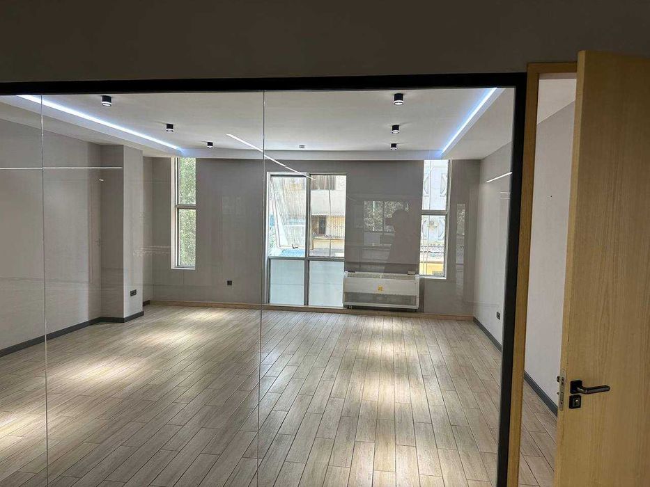 Продается бизнес центр в Мирабадском районе. Ориентир метро "Айбек"