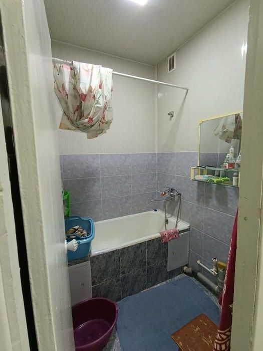 Массив Феруза 2х комнатная без ремонта