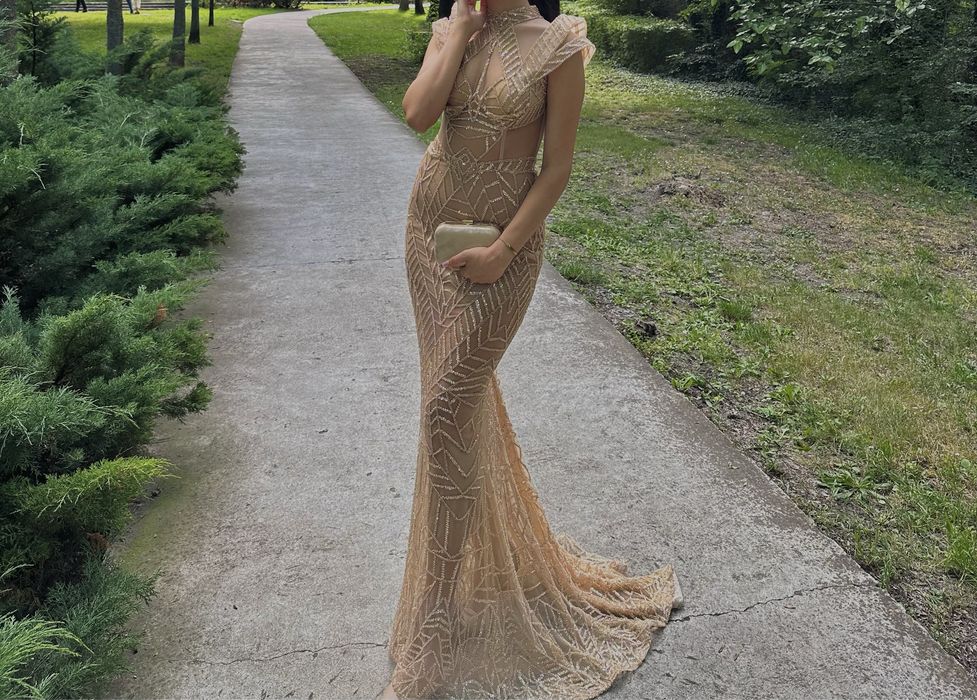 Бална рокля от Пембе Кенан