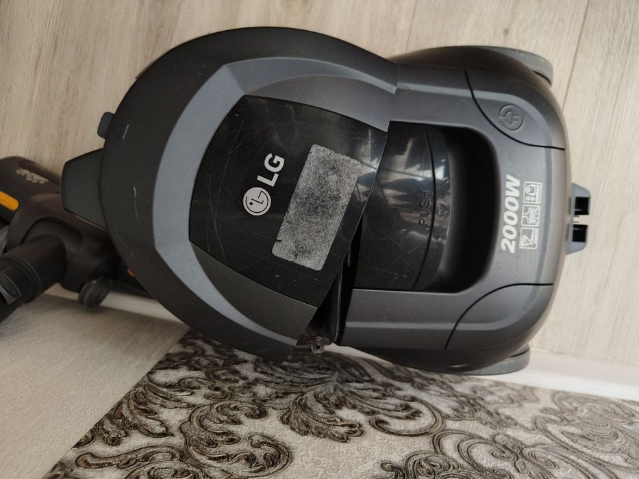 Продам пылесосы  LG 2000W