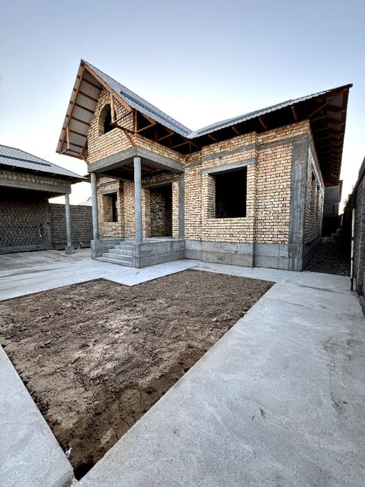 ДСК Бустон 3 соток 5 хона 120m2. Участка сотилади.