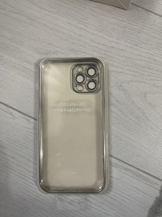 Husa 12 pro max transparenta