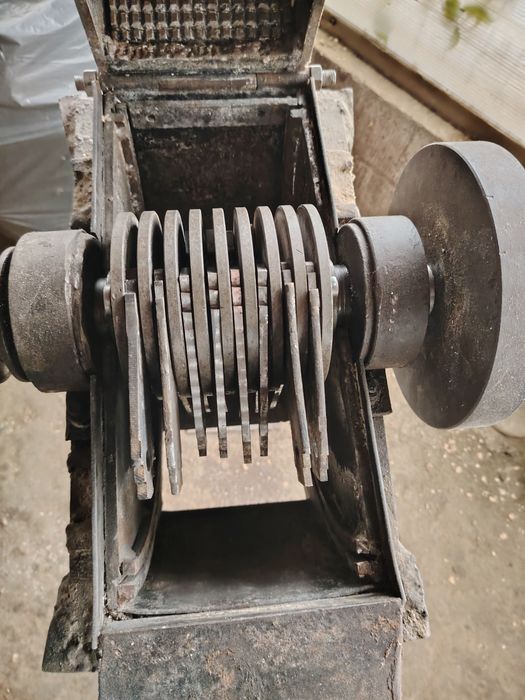 Moara cu 24 de ciocane