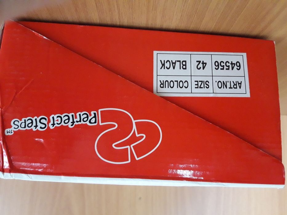 Продаю кроссовки