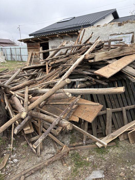 Lemne de foc provenite din demolari com Merei Buzau