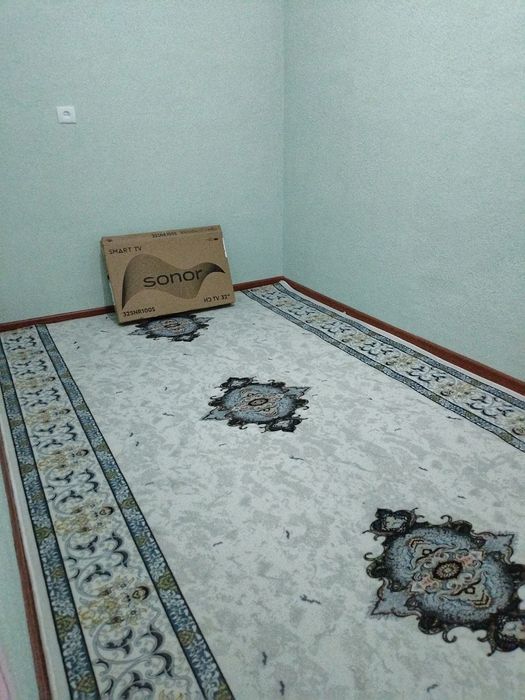 Срочно сотилади Хонобод авену дан квартира 41 кв  2 хона килинган.