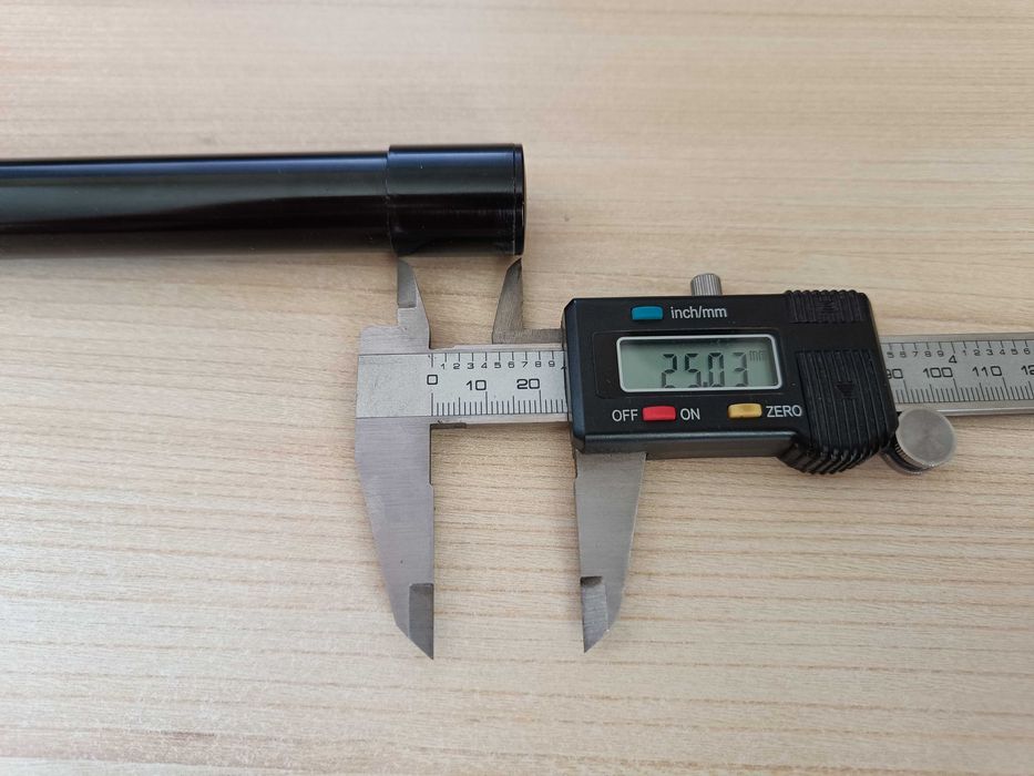 Проходна ос 20mm за вилка Fox