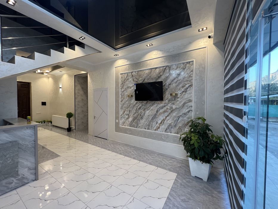 Бино сотилада ичидаги барча  жихозлар билан 240