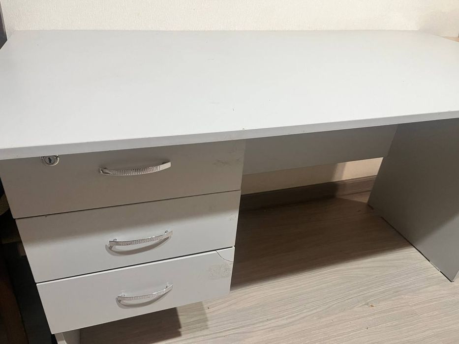 Продам стол для офиса