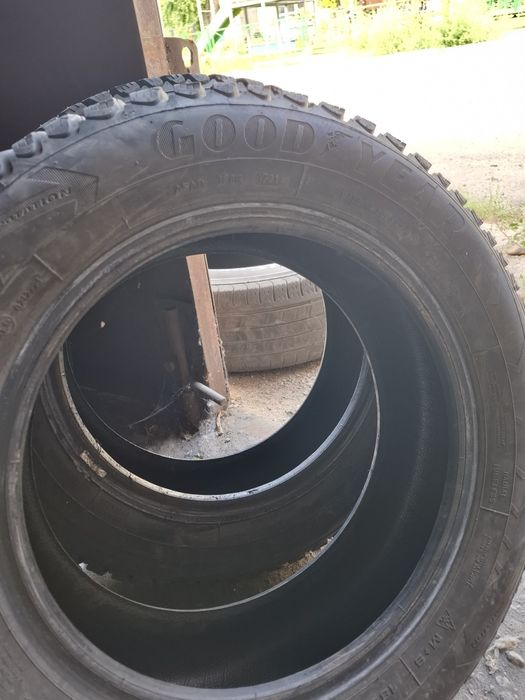 Продам зимнюю шину