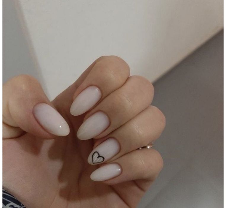 Наращивания ногтей