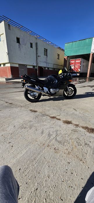 Vând suzuki gsxf 750