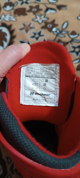 Дарю коньки детские