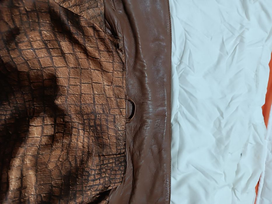 Geaca piele naturala damă  mărimea XL.