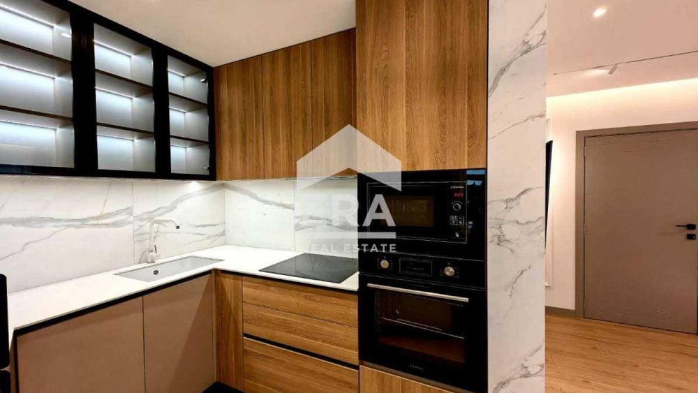 Дава се под наем Тристаен апартамент в Русе, Център - 86 кв.м за 950 € - Снимка #5