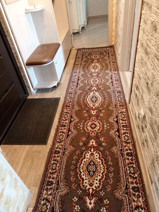 Продам ковры и дорожку