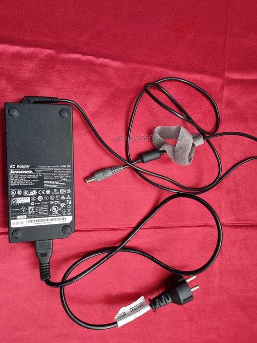 Зарядно/адаптер за лаптоп LENOVO с кръгла букса