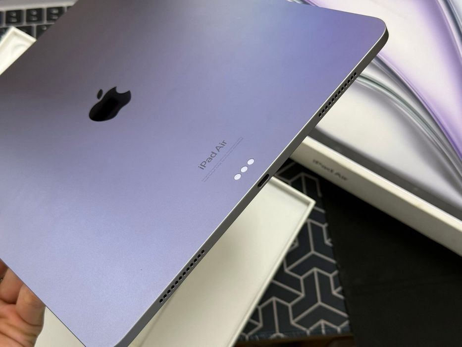 iPad Air 11“ cu M2 , NOU , 100% Bateria