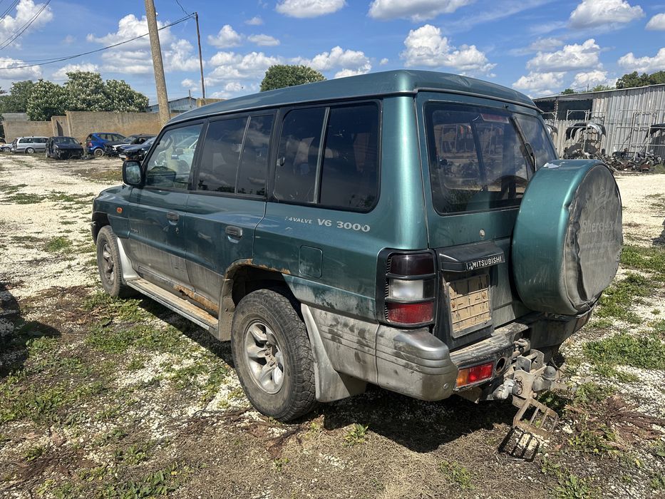 Mitsubishi Pajero на части