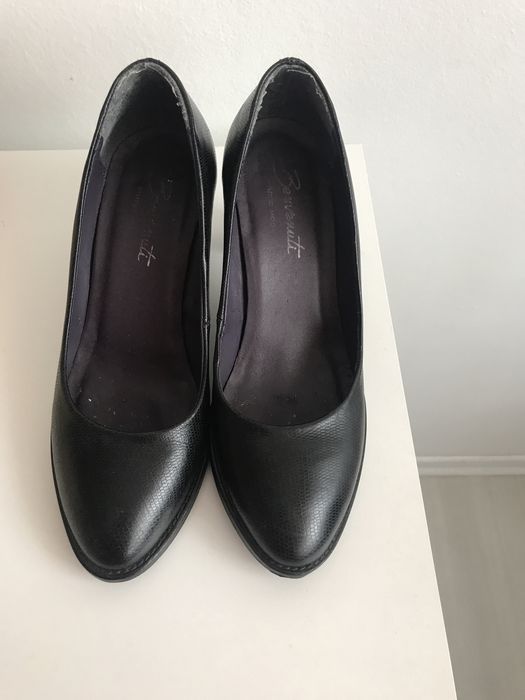 Pantofi cumparati din magazinul Benvenutti, piele