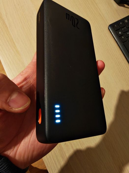 Baterie externa Baseus 20000mAh + Casti SkullCandy