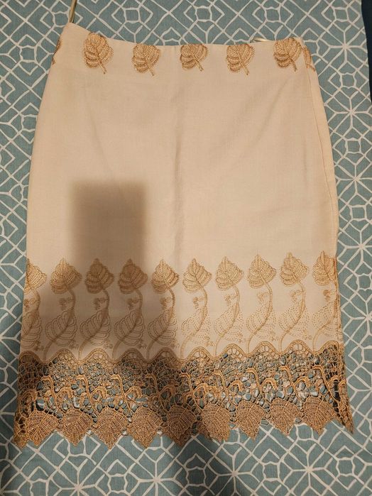 Fusta midi, bej- crem, masura M, brodata, deosebita