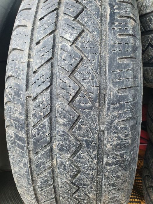 Продавам 4 бр  гуми 215/65/16-Всесезонни