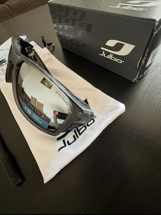 Julbo Shield слънчеви очила