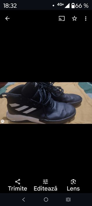 Adidași diferite modele