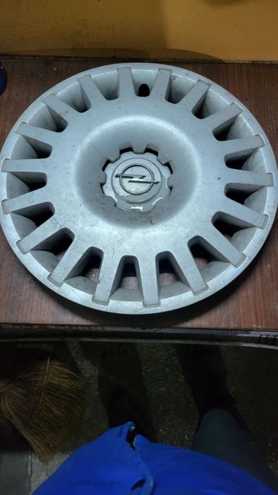 Продавам оригинални тасове