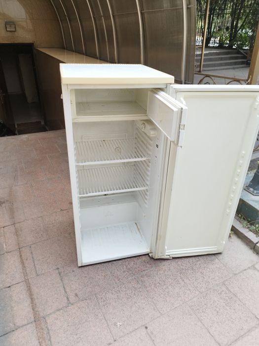 Продам холодильник. Бу холодильник