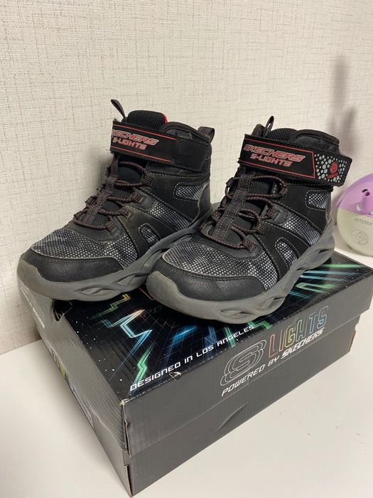 Детски боти Skechers за момче, 35 номер