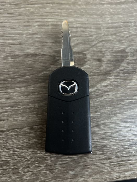 Оригинален ключ мазда 2
