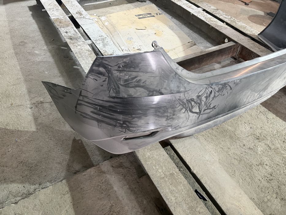 Задний бампер Tayota 70