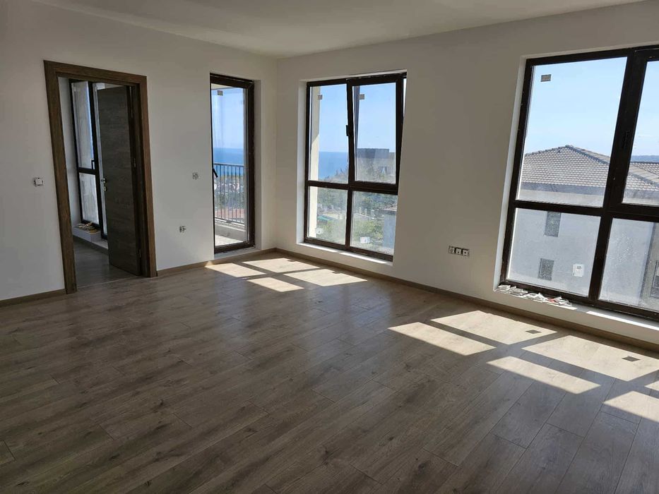 Продава се Тристаен апартамент в Варна, Бриз - 107 кв.м за 1335 €/кв.м - Снимка #9