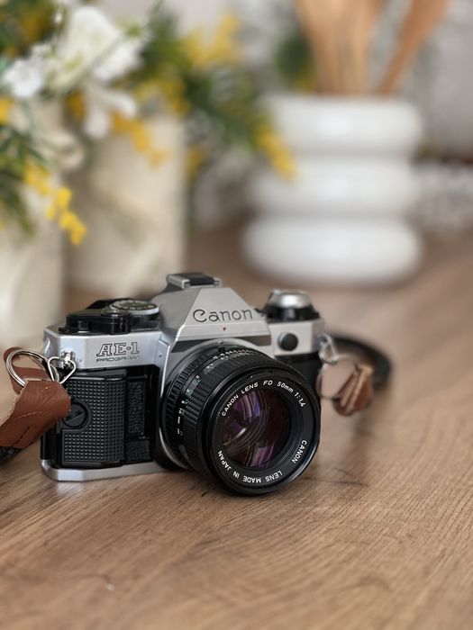 Продам пленочную камеру Canon ae1 program