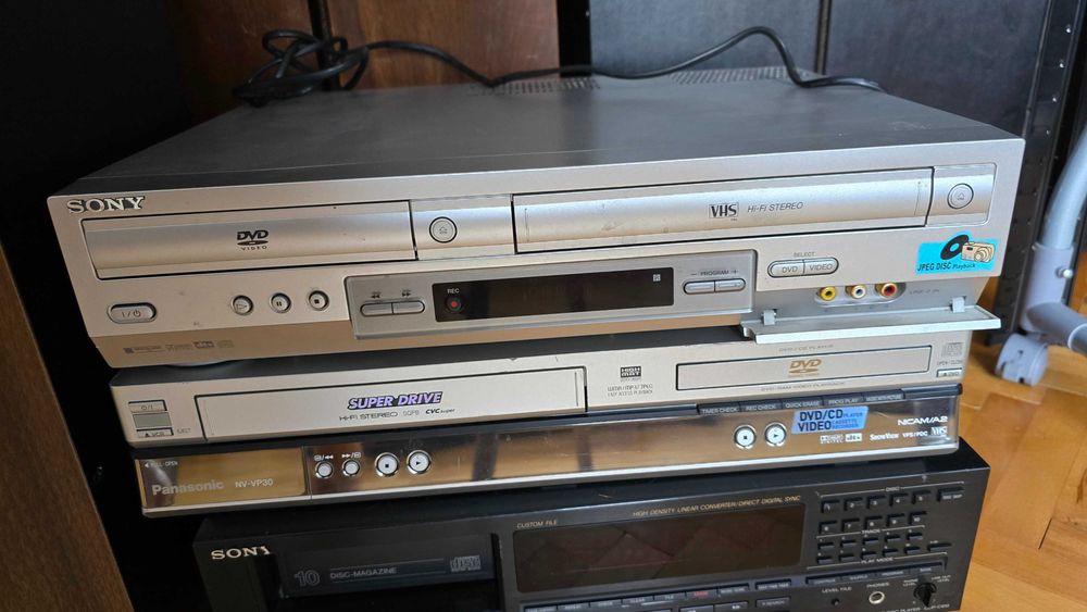 Player/Recorder VHS/DVD Panasonic NV-VP30 EC-S, functioneaza total