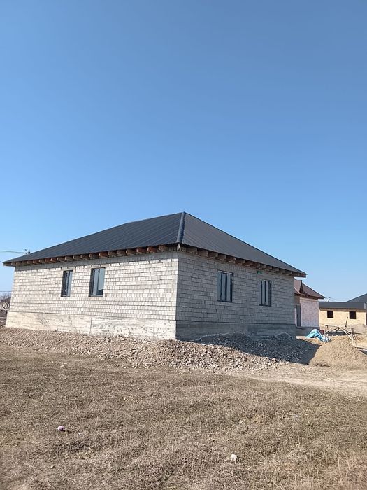 Үй сатылады үлкен отбасыға қолайлы