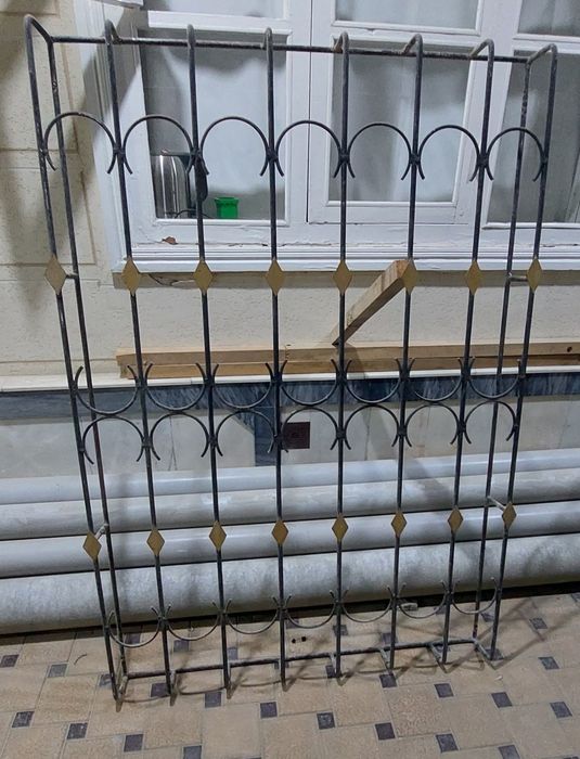 Срочно продам 2 шт. решетки, в хорошем состоянии.