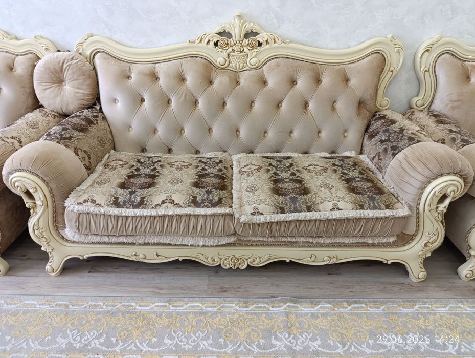 Продам Королевский Диван тройка