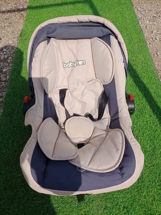 Детское кресло автомобильное