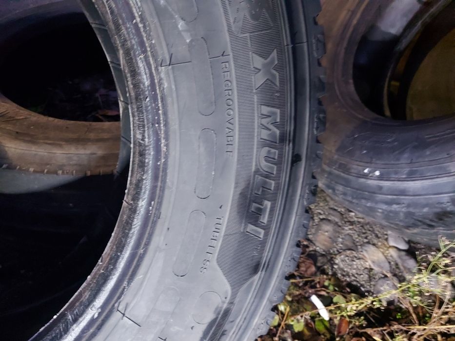 265/70R19.5 Michelin 4 броя