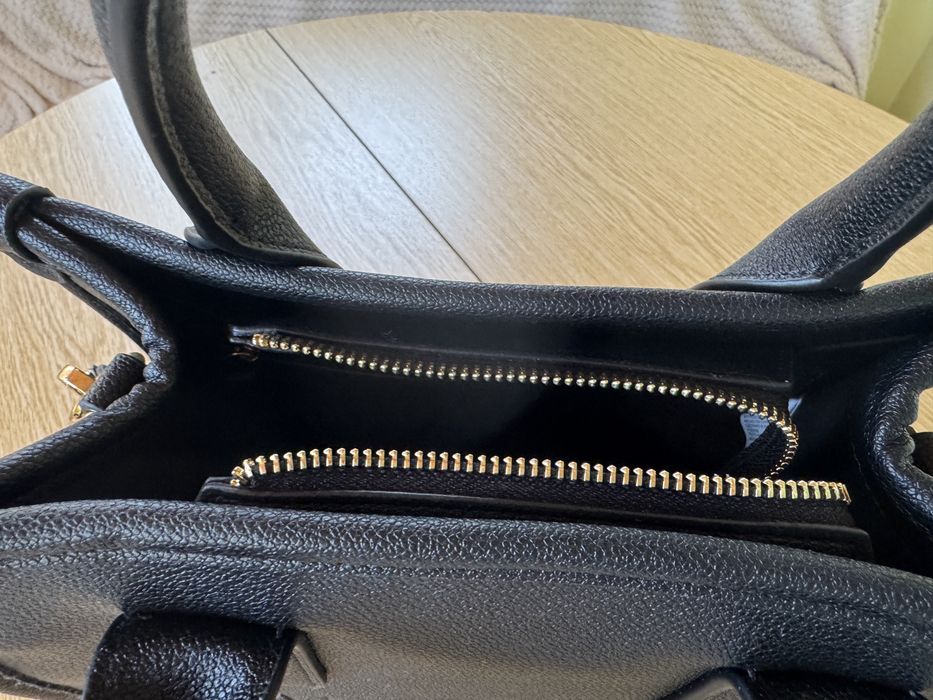 Дамска черна чанта Valentino