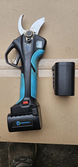 Foarfeca vie ,livada,pomi Campagnola M cu acumulatori ,import
