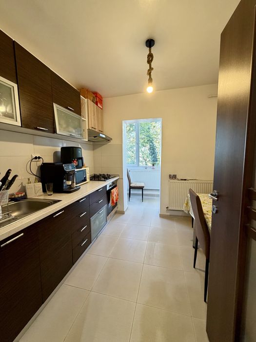 Vand apartament 2 camere, etaj 3/4, decomandat, Zona Soarelui( aproape de Spitalul Judetean, Carrefour)