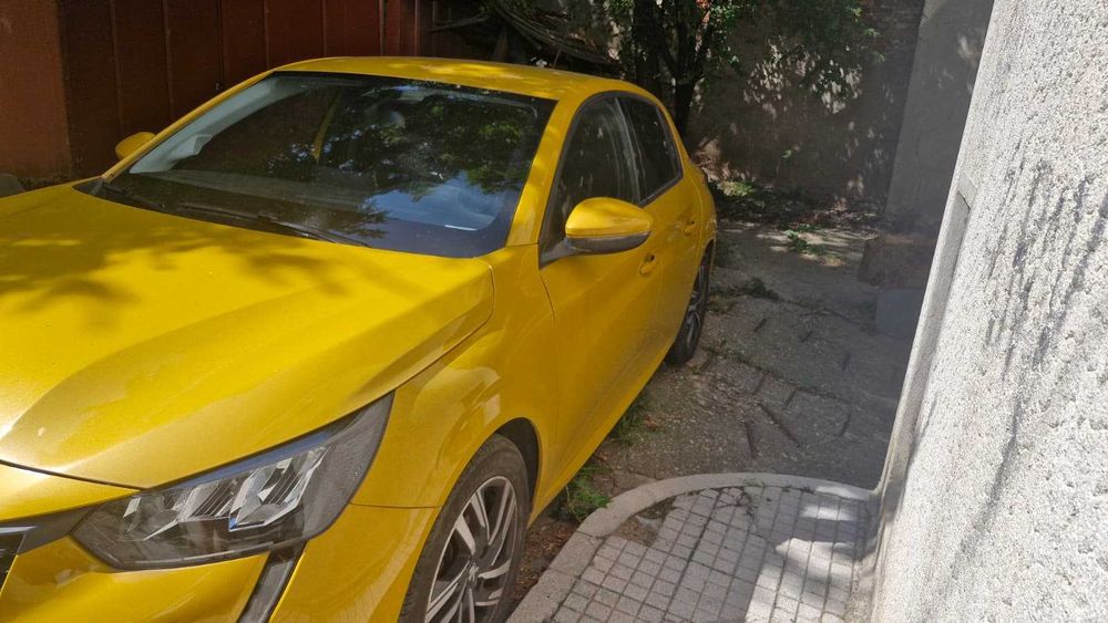 Peugeot 208, 1,2 L, benzină