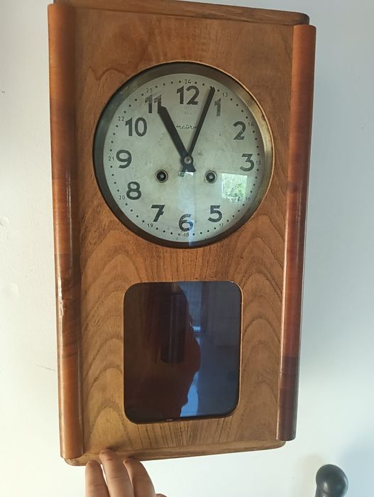 Ceas cu pendul antic