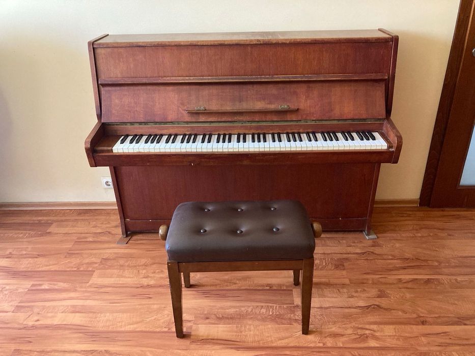 Пиано Rösler + подарък столче