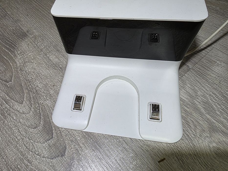 Mi Robot Vacuum-Mop Essential