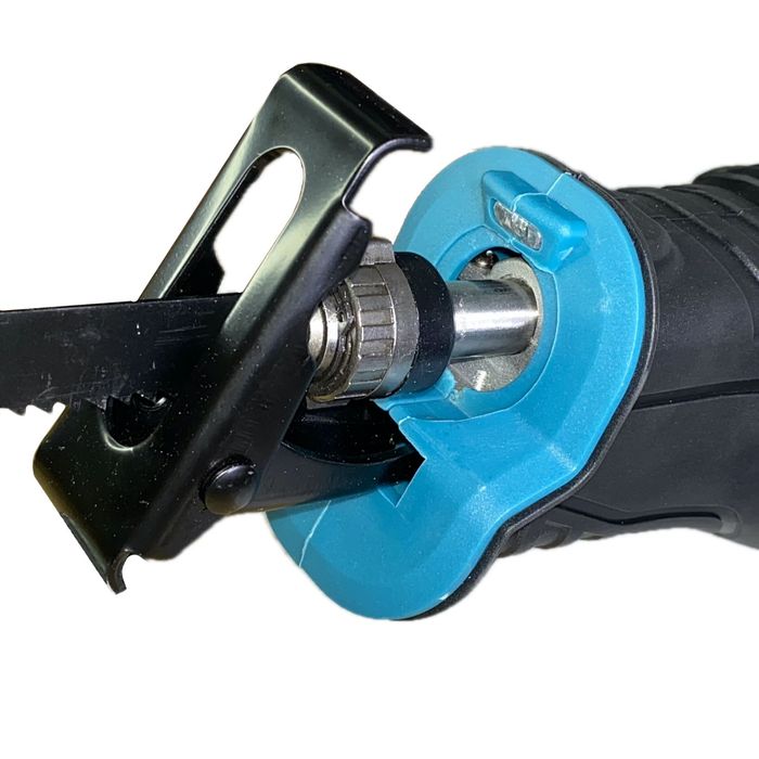 Fierastrau sabie XForce, taie Oase/Metal/Lemn, 2 Baterii 4Ah, 4 panze